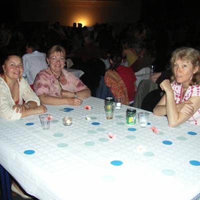 une table de danseuses