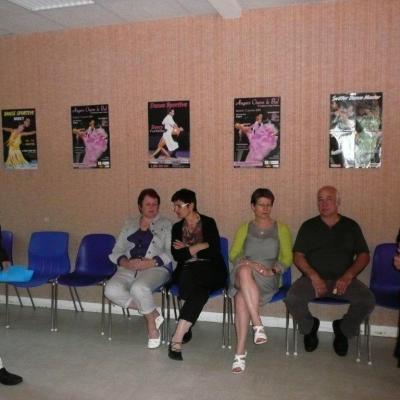 les membres du CA se détendent avant la soirée dansante