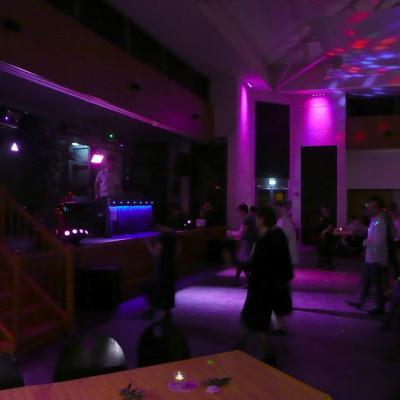 DJ Guy sur la scène